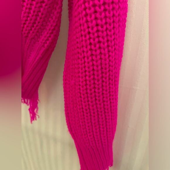 Polly & Esther brand Hot pink Fringed Sweater.  Size M.  EUC!! - Picture 6 of 6